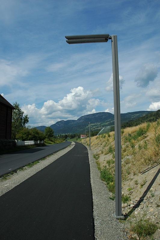 Lysmaster med LED lys på ny gang og sykkelveg mellom Tingberg og Granrudmoen i Øyer kommune.