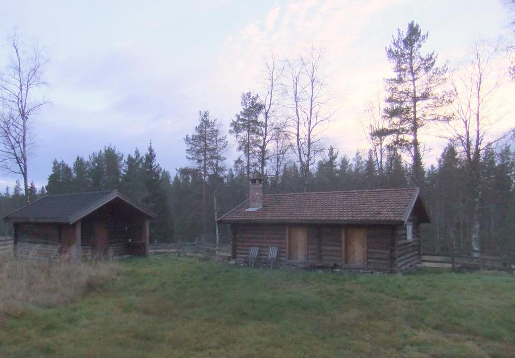 Påkjenningen kan ha svekket individets sosiale nettverk (tap ved dødsfall, separasjonshendelser) eller sosial støtte og verdier (migrasjon, flyktningstatus), eller ha representert en større