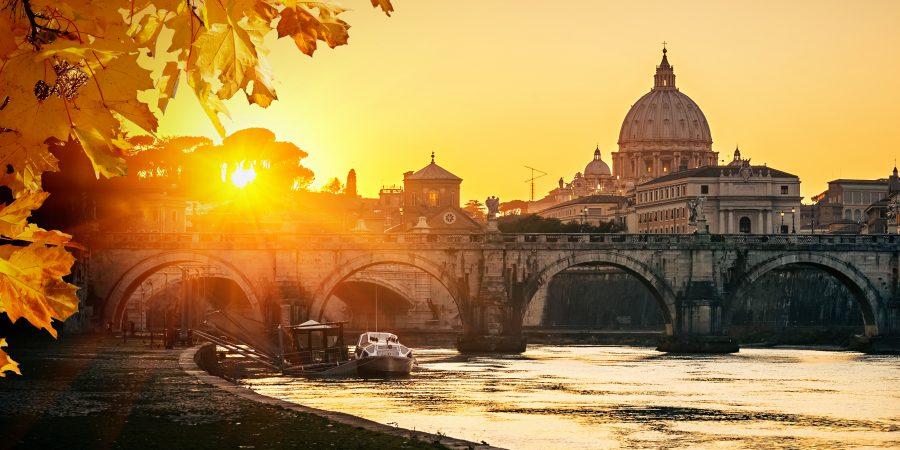 21/09/2018 Din italienske høst Det er ingen tid som er feil for å besøke Italia, men høsten bringer ut en