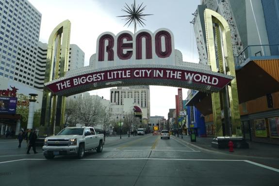 Byen er på en måte lillebroren til Las Vegas. Her er store Casinoer, konferansehoteller og masse neon, men i en litt mindre skala enn i Las Vegas.