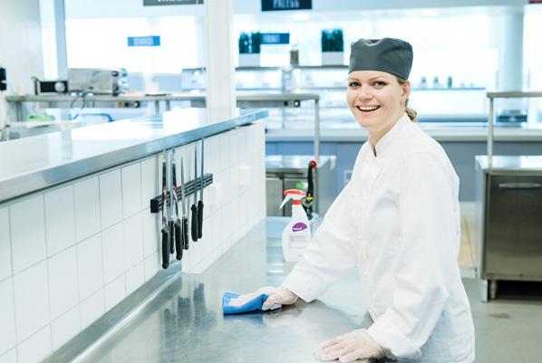 10 STORKJØKKEN STORKJØKKEN Lilleborg kan bidra i hele prosessen for å oppnå god hygiene og trygg mat i ditt kjøkken.