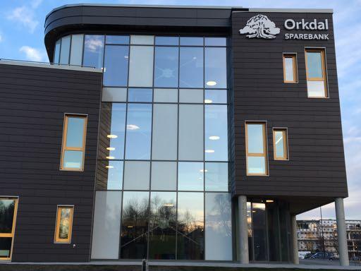 For å kunne øke glassmengden i bygget ble det til Orkdal Sparebank valgt Nordic Comfort Glazing.