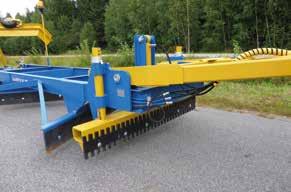 Kraftig grusspreder med 2 stk lufthjul og hydraulisk løft Kraftig hjuloppheng for sikker og raskere transport av skrapen med 10.