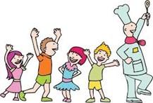 Der kan barna være med på skøyter eller aktivitet i hallen.