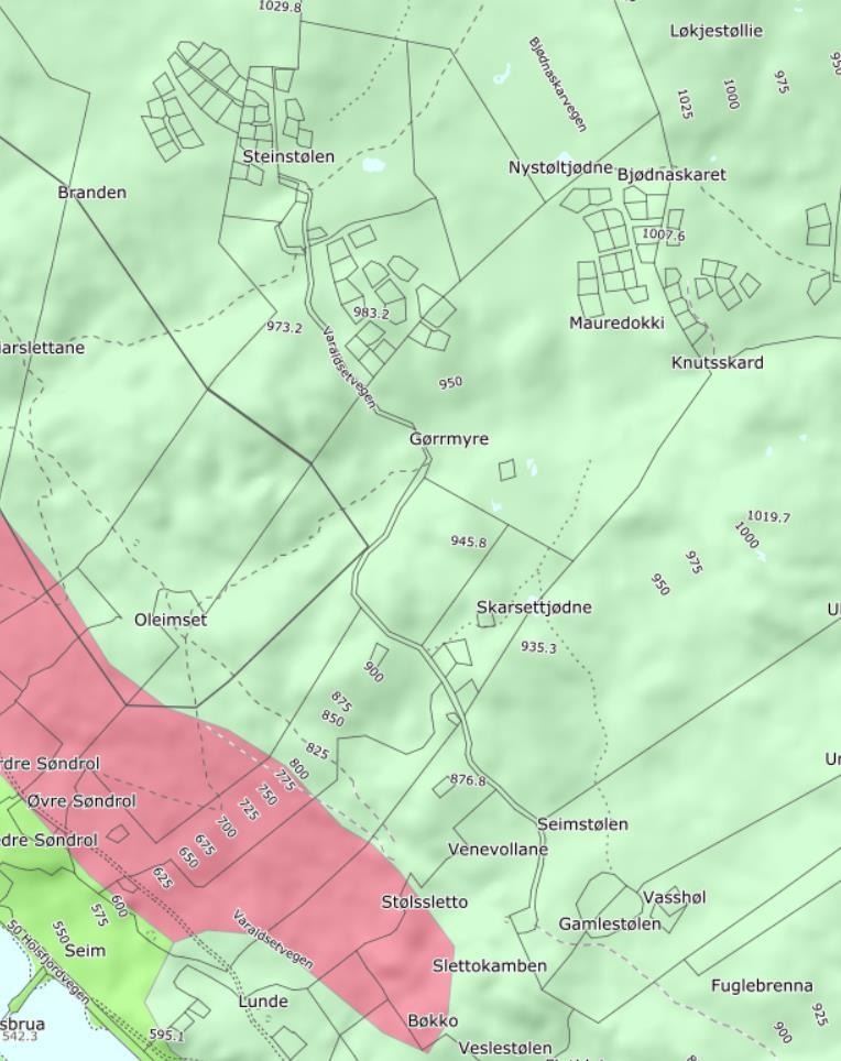 7 4 NATURGRUNNLAG OG GEOLOGI 4.1 Løsmasser Ut fra løsmassekartet fra NGU er det angitt at området har tynt dekke av morene over fjell, se Figur 3. Morenedekket antas å være mellom 0,5 2 meter.