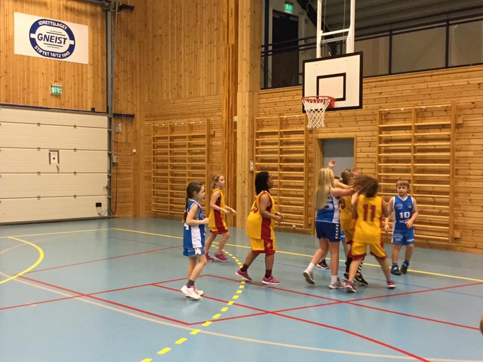 Easy Basket YBBK har hatt ansvar for å arrangere flere EB og EBC i Søreidehallen både vår og høst 2017.