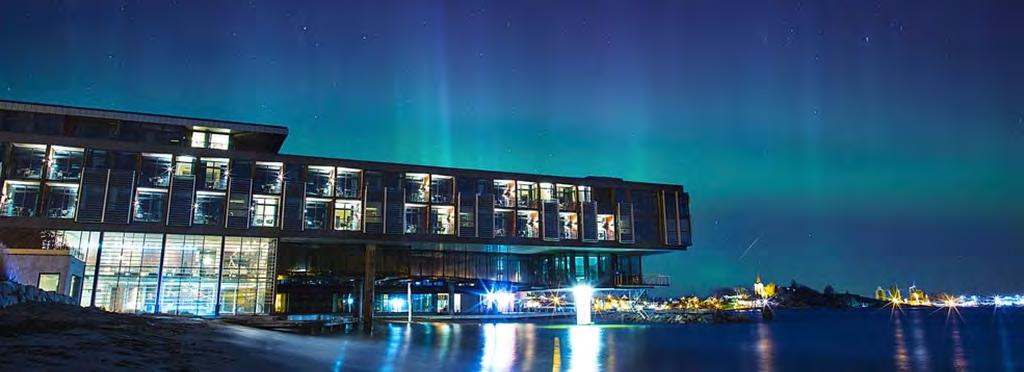 har en uslåelig beliggenhet på bystranden i Larvik.