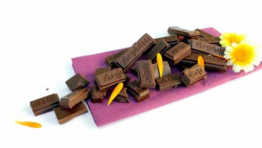 OM ØKOSJOKOLADE Lag enkelt din egen sunne sjokolade Slik gjør du DU TRENGER: For å lage sjokolade, behøver du i tillegg til ingrediensene, kun en kjele, en bolle og en visp.