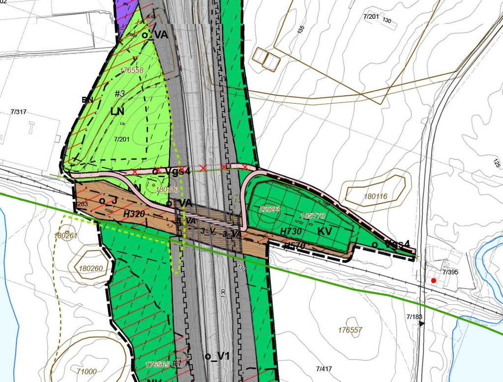 Side 7 av 10 3 Justert føring av gang og sykkelveg/ tursti Vgs4 Beskrivelse Figur 3 Justert trasé for gang og sykkelveg parallelt med Rørosbanen. Ny trasé foreslått under bru over jernbanen.