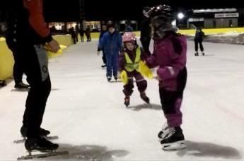 Vi fikk dessverre ikke mulighet til å arrangere skøytekarusell for de minste sist vinter, men håper at skøytekarusellen er tilbake igjen kommende sesong(17/18).