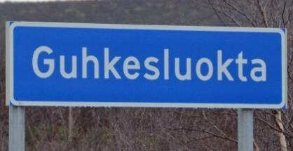 omsetjing eller tilpassingar.» I praksis betyr det, at hvis et veiskilt bare har samisk navn, så mangler ikke norsk navn, fordi stedet ikke har et norsk navn. Bilde 3.