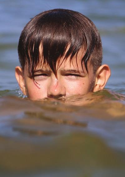 17 SVØMMEKURS Straume 2.-6. juli Way Forward arrangerer svømmekurs for barn.