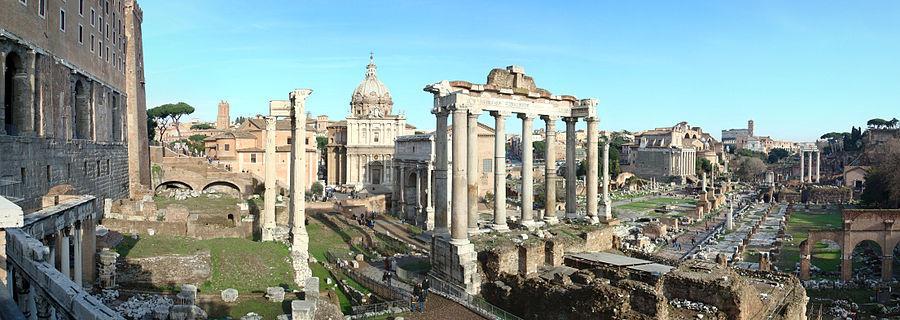 Konstantin-buen og Colosseum. Vi finner et koselig sted for lunsj og fortsetter mot kirken St.