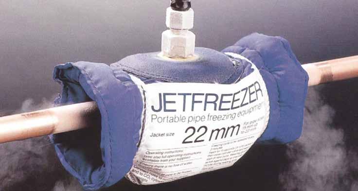 Tilbehør 73 Jetfryser. Jetfrysing brukes når man skal reparere eller skifte ut rørsystemer som inneholder vann. Jetfryseren er enkel å feste rundt røret.