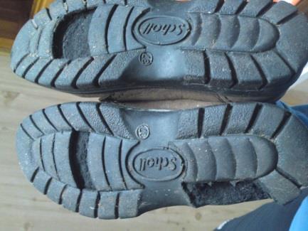 Test av skoens Yttersåle Material som oftest benyttes i yttersåle er PU (polyuretan), og TPU (termoplastisk polyuretan), og gummi (se meny 8).