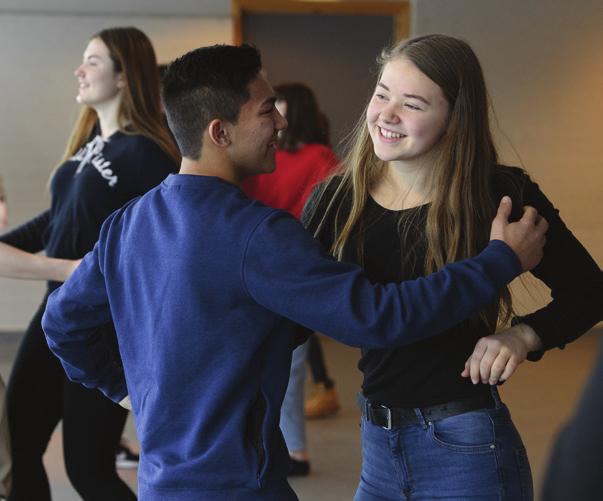 ØVELSE 4 ENKEL TUR, BYTTE AV HÅND: Starter som på øvelse 3.