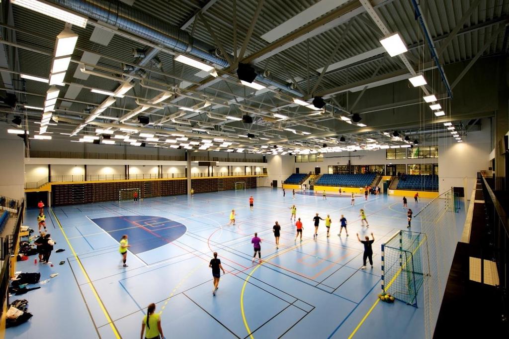 skole, idrettshall og Arena Fredrikstad/ny ungdomsskole på Greåker vil dette utredes videre i forbindelse med et eventuelt forprosjekt.
