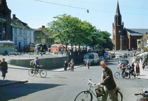 Det gamle politikammeret kan rives for å gi plass til ny bebyggelse. Graden av vern for trehusene og jugendbygget er ikke avklart. Konkurransen skal bidra til å belyse dette sentrale temaet.