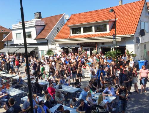 Folk nyter en konsert foran puben Martinique under Musikkfest Stavanger 1 Innledning Stavanger utvikling KF inviterer, på vegne av Stavanger kommune og Entra ASA, til en begrenset plan- og