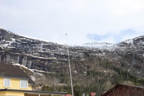 Fra høyt oppi Sandådalen, over flaggstanga, måtte de gå