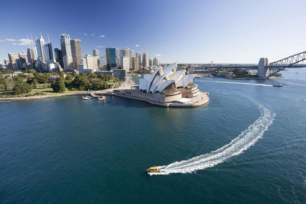 Sydney er Australias største by med over 4 millioner innbyggere for seg selv, og om vindforholdene tillater det slår vi av motoren og heiser seilene på vei ut- og/eller hjem. Lunsj er inkludert.