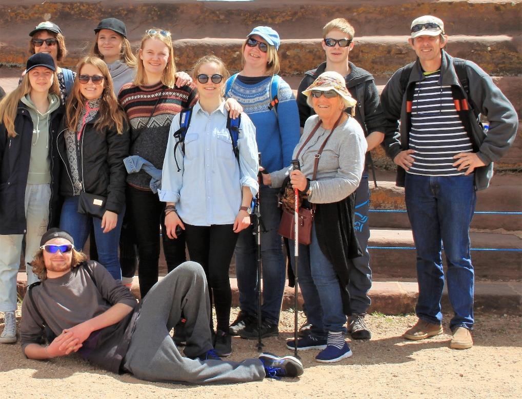 Boliviatur. Påsken 2017 reiste 12 personer fra Helle, Kroken og Sannidal menigheter til Bolivia. Sannidal menighets misjonsprosjekt for handicappede på El Alto i Bolivia var i fokus.