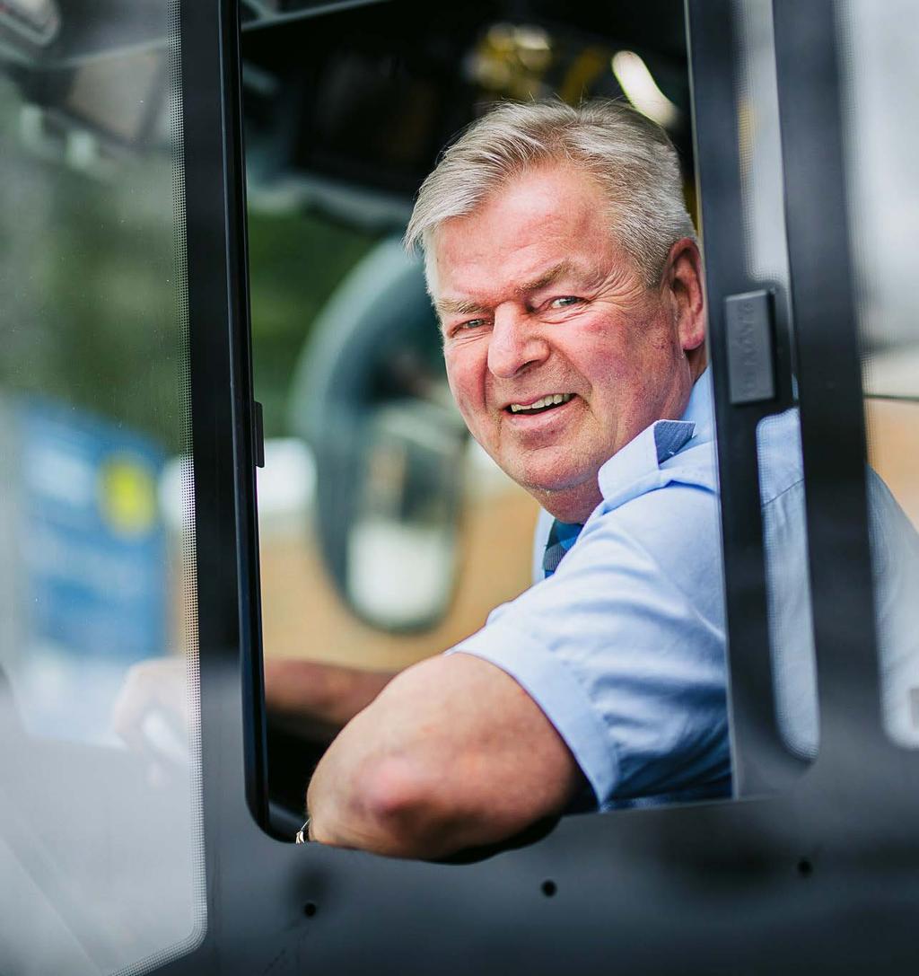 Instruktør Lars Sæther har lært opp mange elbussjåfører i 2017, og gleder seg til enda flere kan sette seg bak rattet i en miljø vennlig buss. Nøkkeltall 2017 2016 2015 Total omsetning (mill.