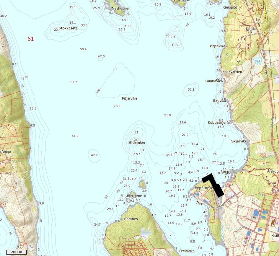 Vèl 1 km nordnordvest for Leirpollneset er Fitjarvika over 100 m djup, og frå dette området grunnast det i alle retningar (figur 2).