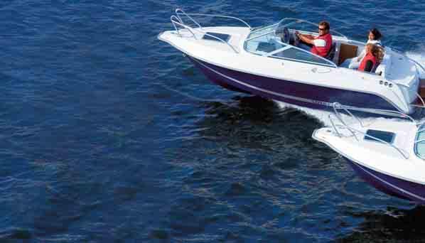 D55 REISE PÅ FØRSTE KLASSE Vil du kjøre båt med VIP-følelse? Ta en prøvetur i Uttern D55 en av markedets mest populære Daycruisere.