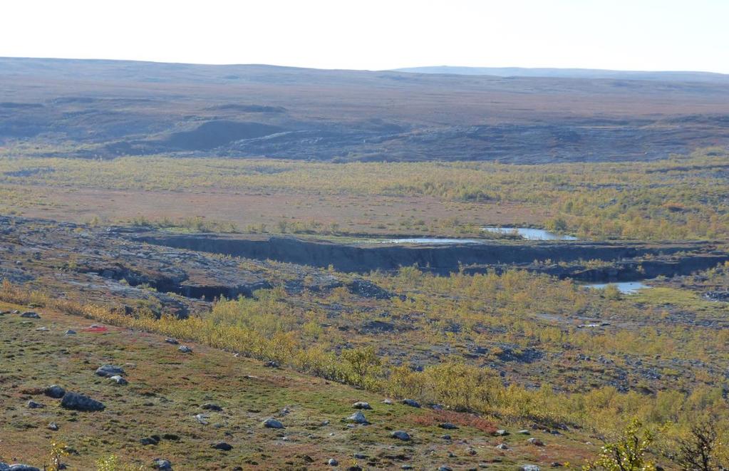 Bilde 11: Sandurslette i vannskillet mellom Gánesjohka og Holgagorsa sett fra nordøst.