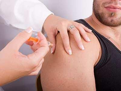 Vaksinasjon mot hepatitt B Arbeidstakere med risiko for å bli smittet av hepatitt B bør få tilbud om vaksine Standard vaksinasjonsregime er tre doser