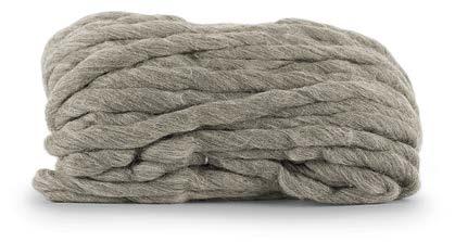 På en times tid har du et stort, deilig langskjerf eller sjal! Chunky Wool finnes i 17 flotte fargenyanser. Chunky Wool egner seg til toving. NB!