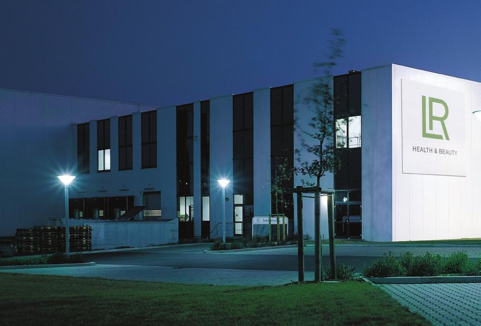 ET TYSK FORRETNINGFORETAK MED SUKSESS LR Health & Beauty Grunnlagt i 1985 i Ahlen i Westfalen, der vårt fabrikk-, administrasjons- og forretningsbygg ligger. Her har ca 500 ansatte sitt daglige virke.