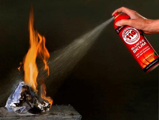 SLUKKING Hvordan slukke med håndslokkeapparat Vurder situasjonen Kan brannen slukkes uten at du utsetter deg selv eller andre for fare?