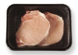 Myte 3: Plast er unødvendig til matemballasje Fersk mat har ofte kort levetid Bruk av plastemballasje forlenger levetid reduserer matsvinn Produksjon og bruk av plast har lavere CO 2 -avtrykk enn