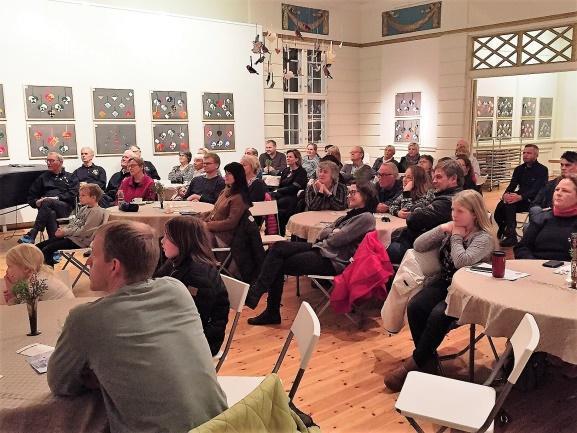 I løpet av høsten har vi skapt møteplassen «Suppe på Teten» på Aktivitetsværket. Det har vært tre bli-kjent-arrangement der folk kommer sammen og spiser suppe mens lag og foreninger presenterer seg.