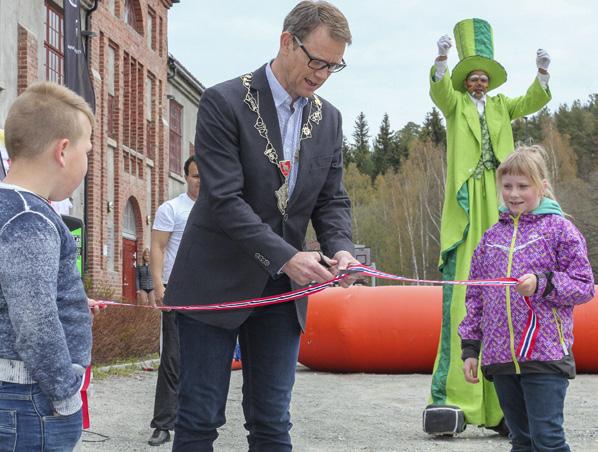 Lekeplassen i Garveriparken ble offisielt åpnet av varaordfører Geir Roger Borgedal i mai, til stor glede for Moelvs innbyggere og besøkende.