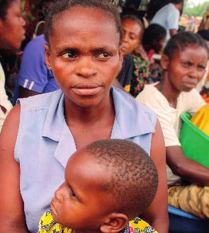 DR KONGO Verdens raskest voksende humanitære katastrofe Jeg hadde fem barn og mannen min. Nå har jeg bare to barn igjen. Hva skal jeg gjøre nå? spør Denise Ndekenya.