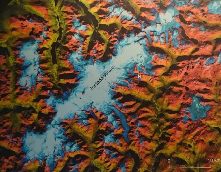 Figur 7: RGB (Red, Blue, Green) kompositt fra en Landsat ETM+ av Jostedalsbreen (Foto: Kargel, et. al.