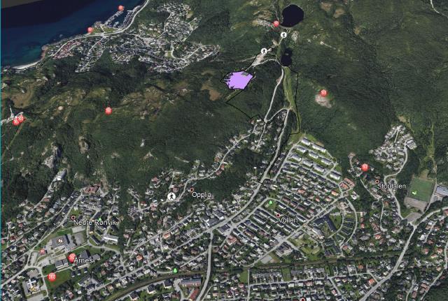 4. PLANSITUASJON 4.1 Lokalisering og planavgrensning Hotelltomten ligger på Rønvikfjellet ved Turisthytta og har adkomst fra Fjellveien.
