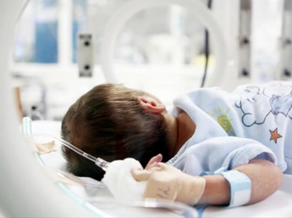BAKGRUNN Noen barn med alvorlige sykdommer må tilbringe mye tid på sykehus Avansert hjemmesykehus er etablert som tilbud ved flere helseforetak i Norge Etablere