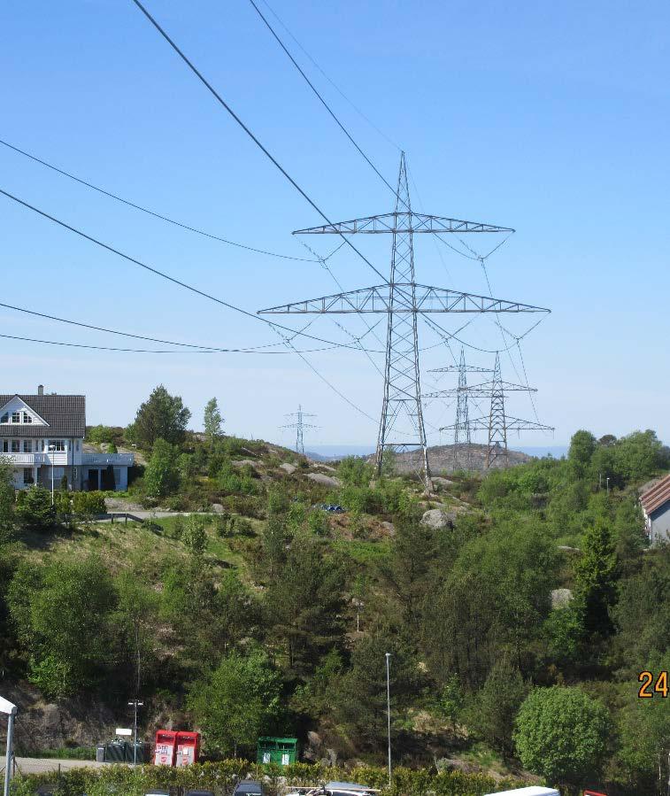 Omlegging av høyspentlinje Den nye Sotrabrua bygges i samme trasé som dagens kraftlinje. Linjen må flyttes. Vi legger om 132kV og 300kV kraftlinjen fra Breivik til Litle Sotra.