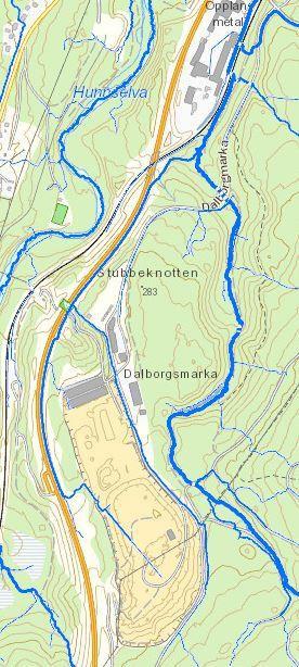 Skred- og flomfarekartlegging Kartet under viser teoretiske flomveier i og ved planområdet med utgangspunkt i en terrengmodell. Det er flere flomveier som krysser gjennom planområdet.