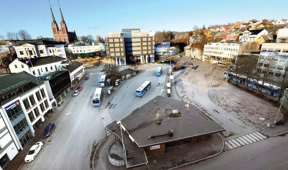 Landmannstorget kollektivknutepunkt og park Landmannstorget er i dag et av Telemarks viktigste kollektivknutepunkt med holde plass for lokalbusser, ekspress busser og taxi.