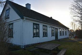 Bevares på bakgrunn av alder, autensitet og historisk betydning. Hovedbygning på den eldste Øre gård. Klommesten, Melløs, Kallum, Høyden og Øre ble innlemmet i Moss i 1938 (utvidelse av bygrensen).