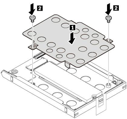 1. Juster kontaktkanten på den nye M.2 Solid State-stasjonen med nøkkelen i M.2-sporet. Sett deretter den nye M.