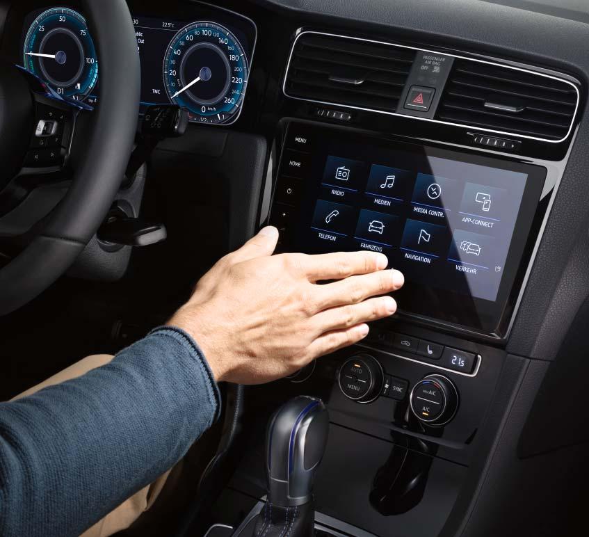 Infotainment Veiviser, kontrollsenter, underholdningssystem radioen og navigasjonssystemene i Golf GTE tar seg av det meste.