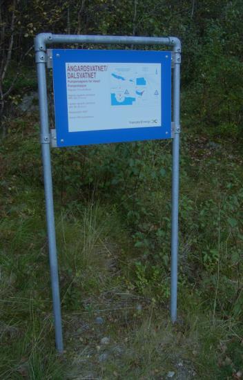 TrønderEnergi mener et naturlig sted for plassering av skiltet er ved snuplassen i enden av vegen, 30 m fra lukehuset ved demningen ved Tovatna.