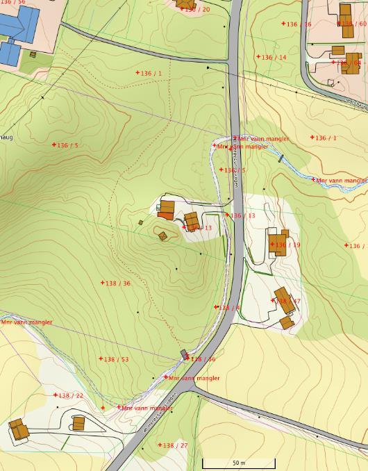 3 Vurdering av vest og austsida av fv.48 Herøysundvegen. Figur 5 til venstre viser kor det går ein open bekk/elv. Her vil gang og sykkelvegen bli liggande oppå elva/bekken slik som den ligg i dag.