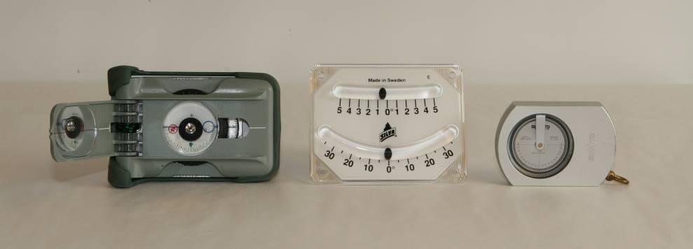 Klinometer og helningsvinkelmåler. På bildet ser vi eksempler på klinometer og helningsvinkelmålere for bruk i terrenget.